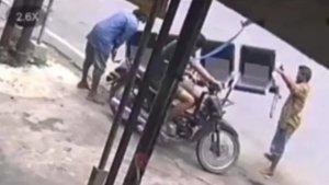 Hari Kemerdekaan Jadi Sasaran, Becak Hantu Gondol Kursi Toko di Jalan Merbau