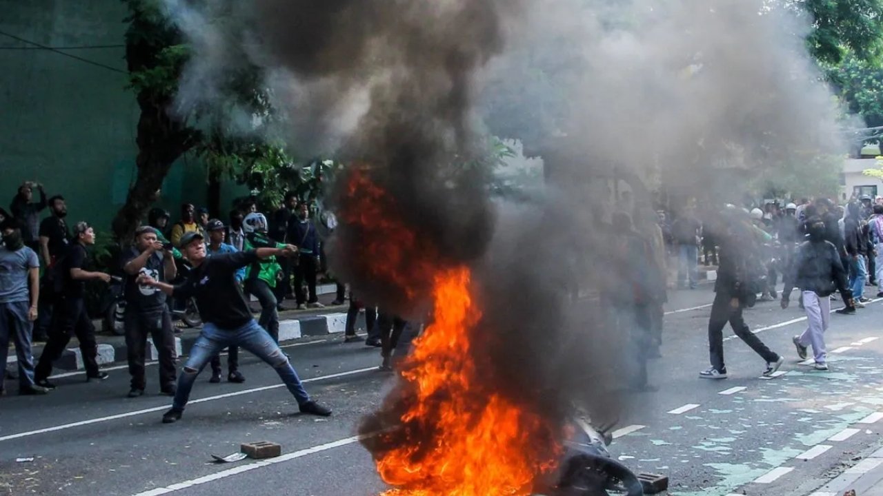 ASN Laporkan Perusakan Mobil Saat Demo di DPR, Polisi Selidiki Aksi Massa