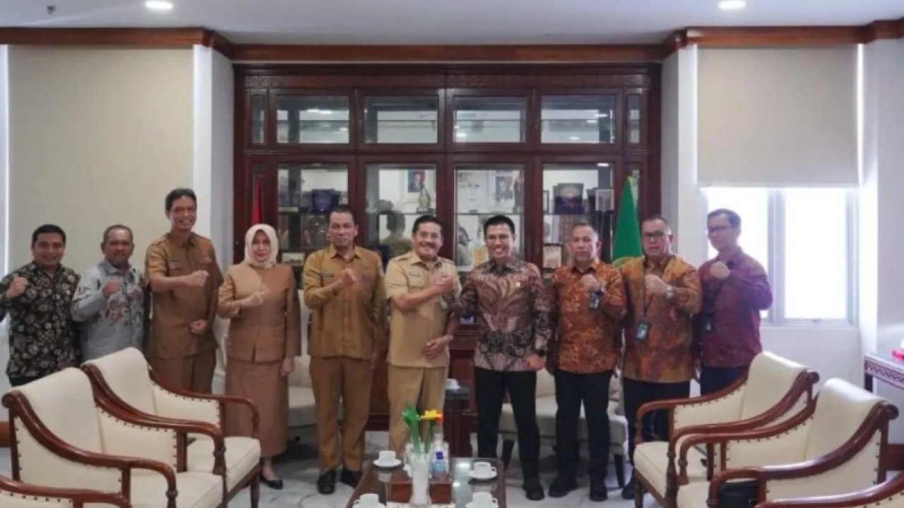 PLN-Pemprov Sumut Perkuat Percepatan Energi Hijau, Listrik Merata hingga Desa