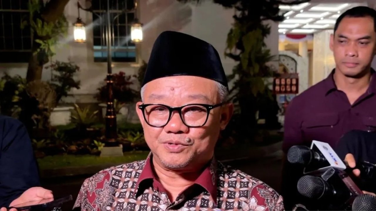 Siswa Ikut Demo, Mendikdasmen Tegaskan Waspada Berita Bohong