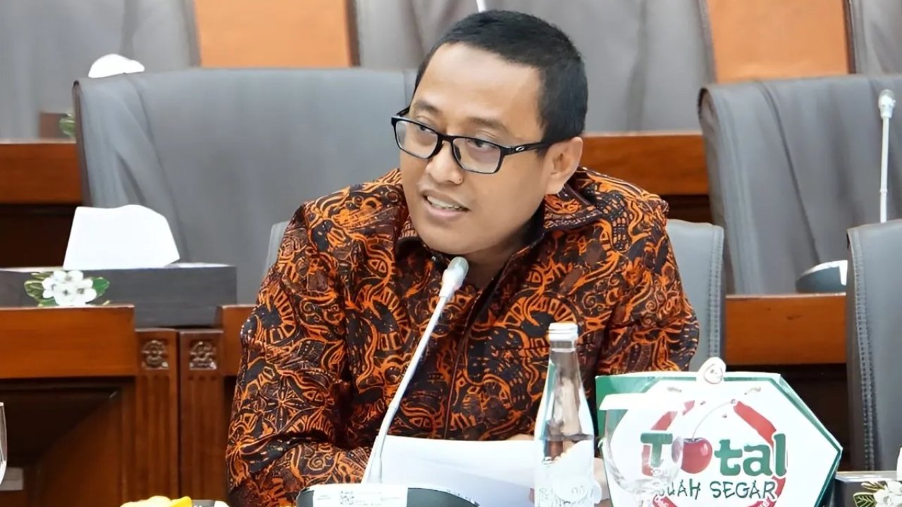 DPR Desak Kemendag Tinjau Ulang Permendag 16/2025 demi Jaga Industri Nasional
