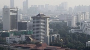 Minggu Pagi Jakarta Masuk Lima Besar Kota dengan Udara Terburuk Dunia