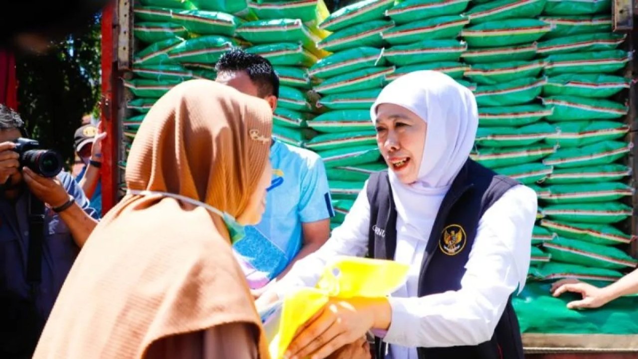 Gubernur Jatim Dekatkan Warga dengan Pasar Murah untuk Tekan Inflasi