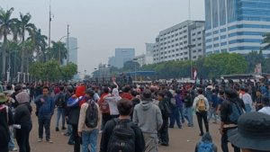 Rapat DPR Tetap Digelar Meski Aksi Unjuk Rasa Memanas di Jakarta