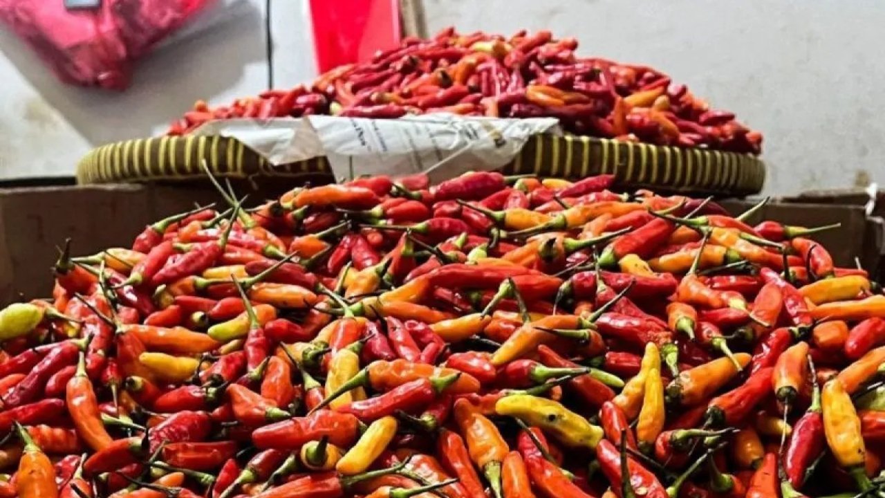 Bapanas Catat Penurunan Harga Cabai Rawit dan Bawang Merah di Pasaran