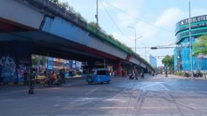 Jalan Depan Mako Brimob Kwitang Kembali Dibuka, Lalu Lintas Lancar Lagi