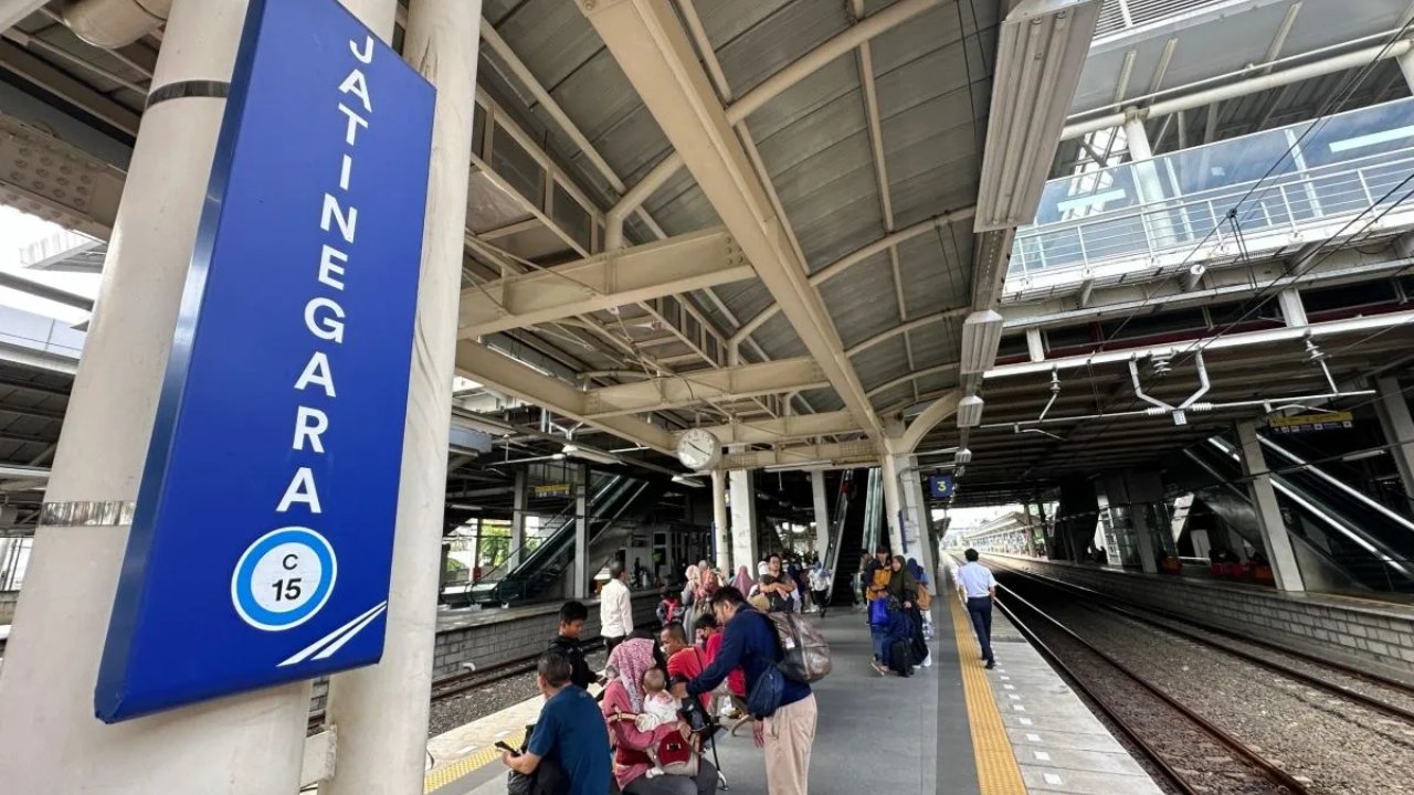 KAI Alihkan Pemberhentian KA Jarak Jauh ke Jatinegara hingga 2 September 2025