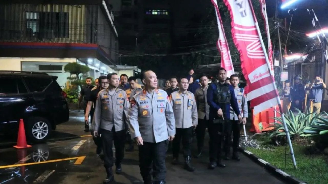 TNI Dan Polri Perketat Patroli hingga RT/RW untuk Cegah Penjarahan Pasca Kerusuhan