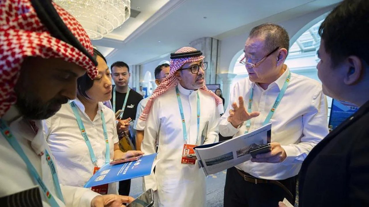Pameran China & Negara Arab 2025 Tutup dengan Transaksi Miliaran Yuan