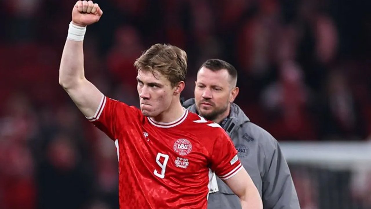 Napoli Resmi Datangkan Rasmus Hojlund dari Manchester United
