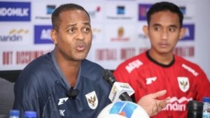 Mees Hilgers Tak Gabung Timnas, Patrick Kluivert Ungkap Alasan Sebenarnya