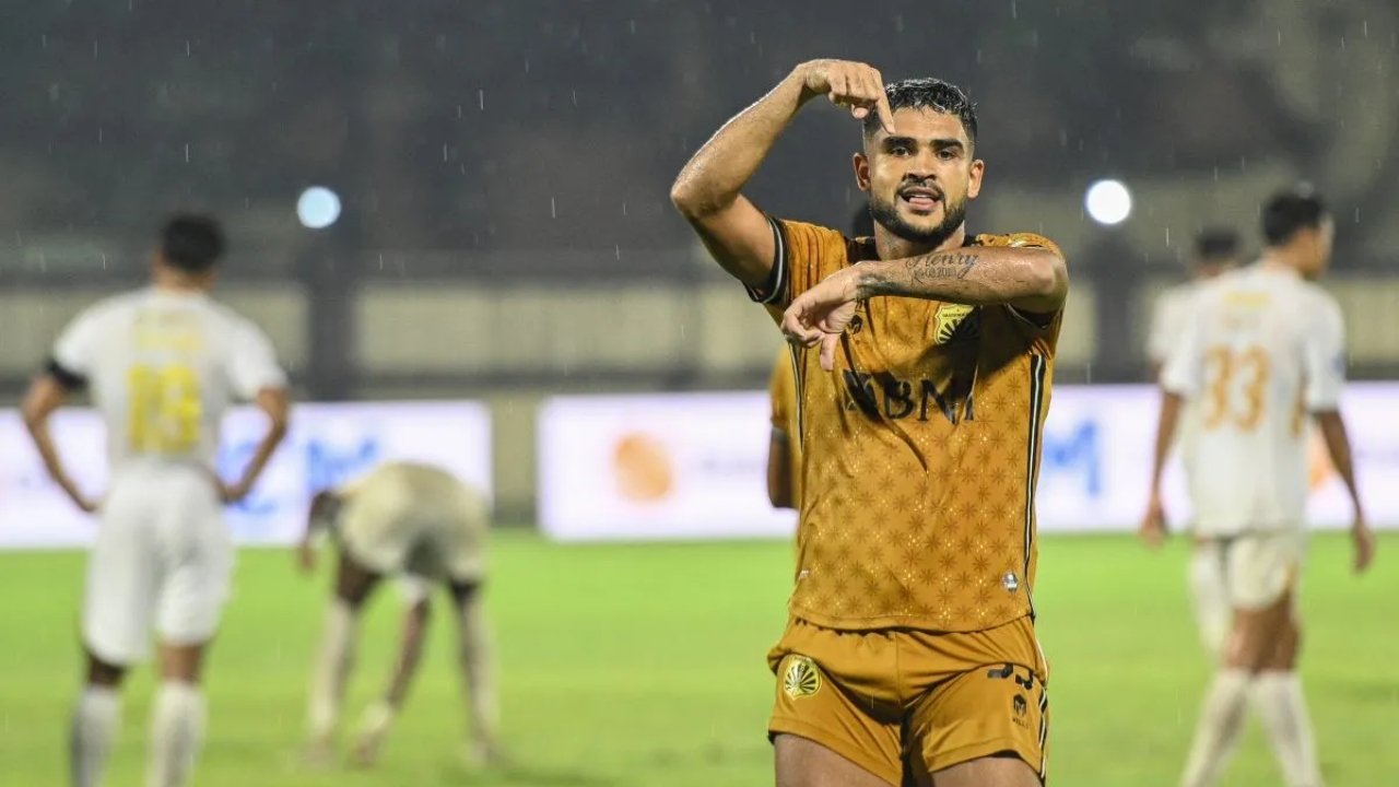 Madura United Mantapkan Strategi Hadapi Bhayangkara FC di BRI Super League