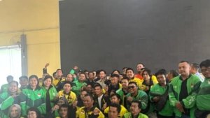 Wapres Gibran Ajak Ratusan Pengemudi Ojol di Batam Makan Siang & Ngobrol Langsung