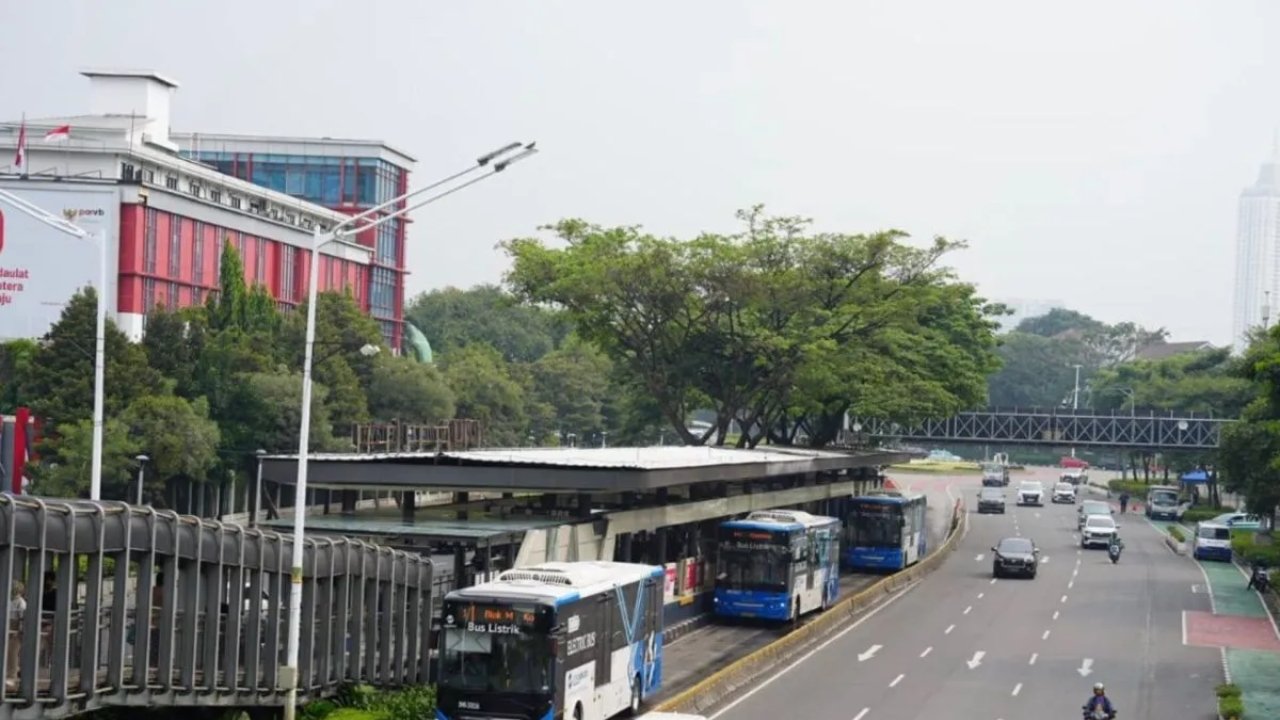 Halte Bundaran Senayan Kembali Beroperasi, Transjakarta Gelar Uji Coba Pascademo