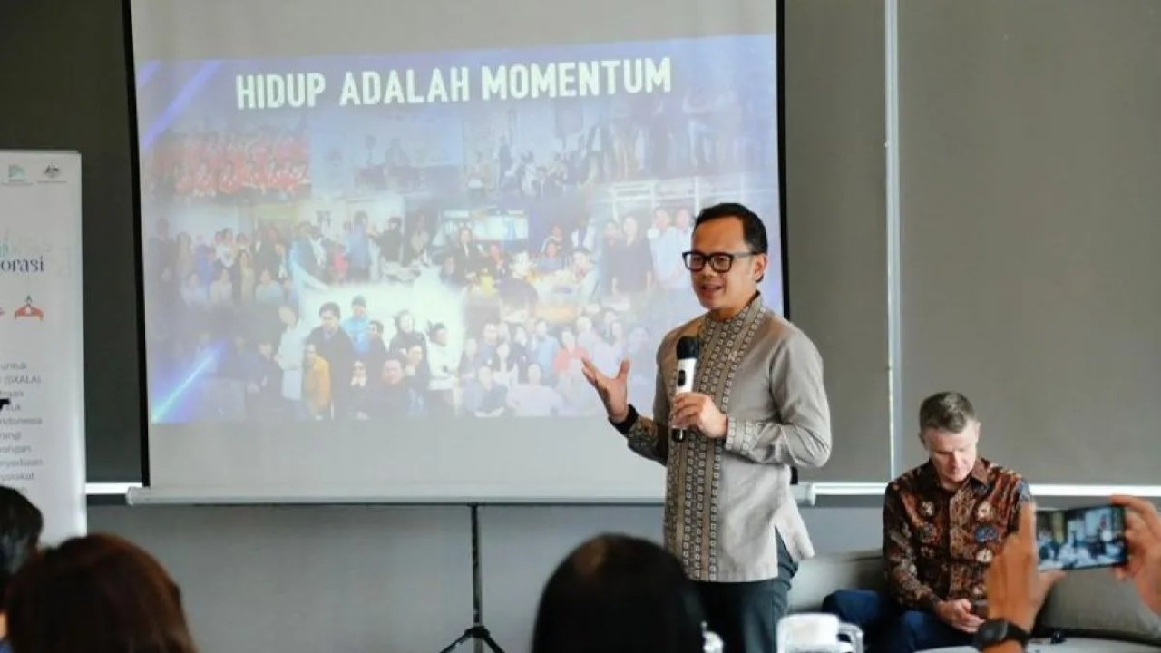 Wamendagri Dorong Pemda Optimalkan Beasiswa untuk Tingkatkan Kualitas Kebijakan Publik