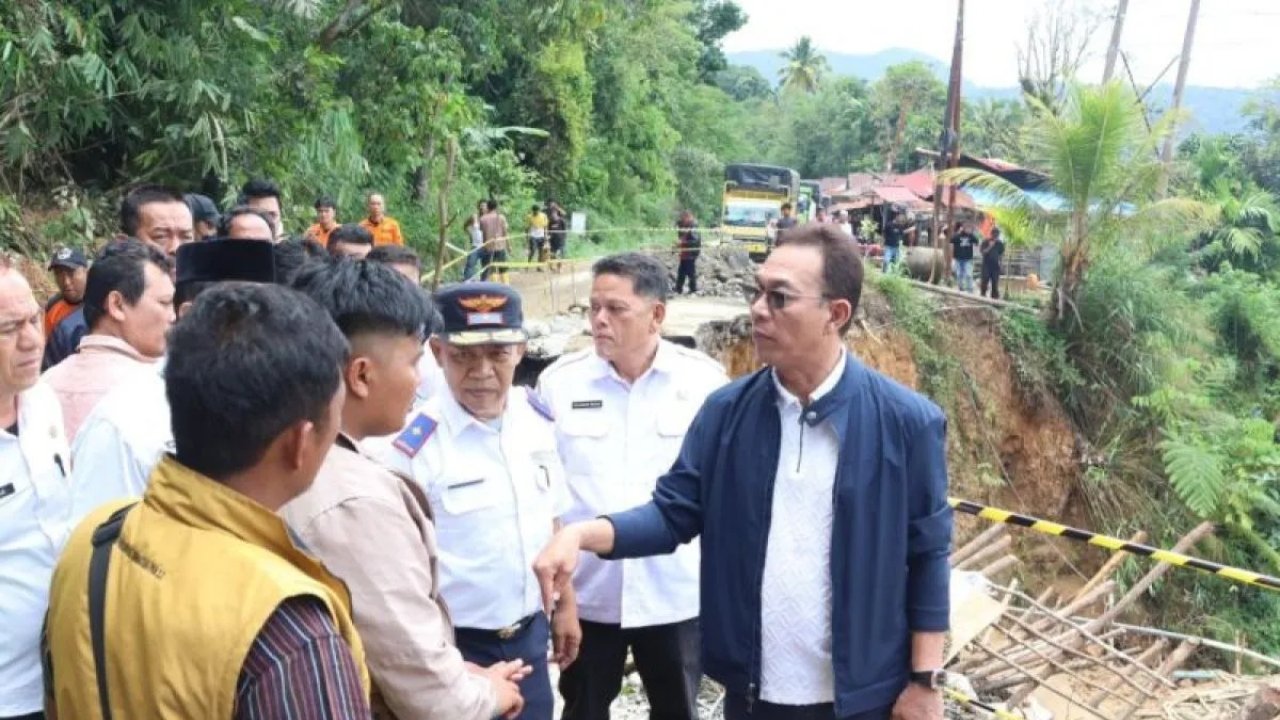 Jalur Utama Tabagsel Terancam Putus, Gus Irawan Desak Pemerintah Pusat Ambil Tindakan Cepat