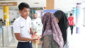 Rayakan HUT ke-80, KAI Sumut Bikin Penumpang Tersenyum Lewat Sapa Pelanggan
