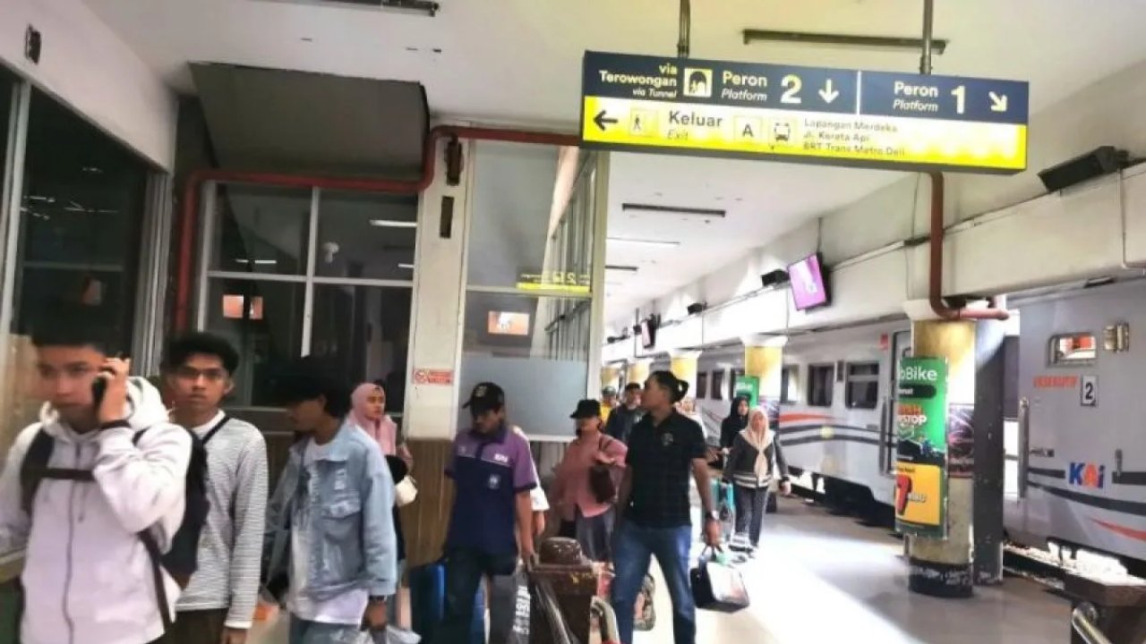 KAI Sumut Ukir Rekor! Ketepatan Waktu Kereta Agustus 2025 Tembus 99,9 Persen