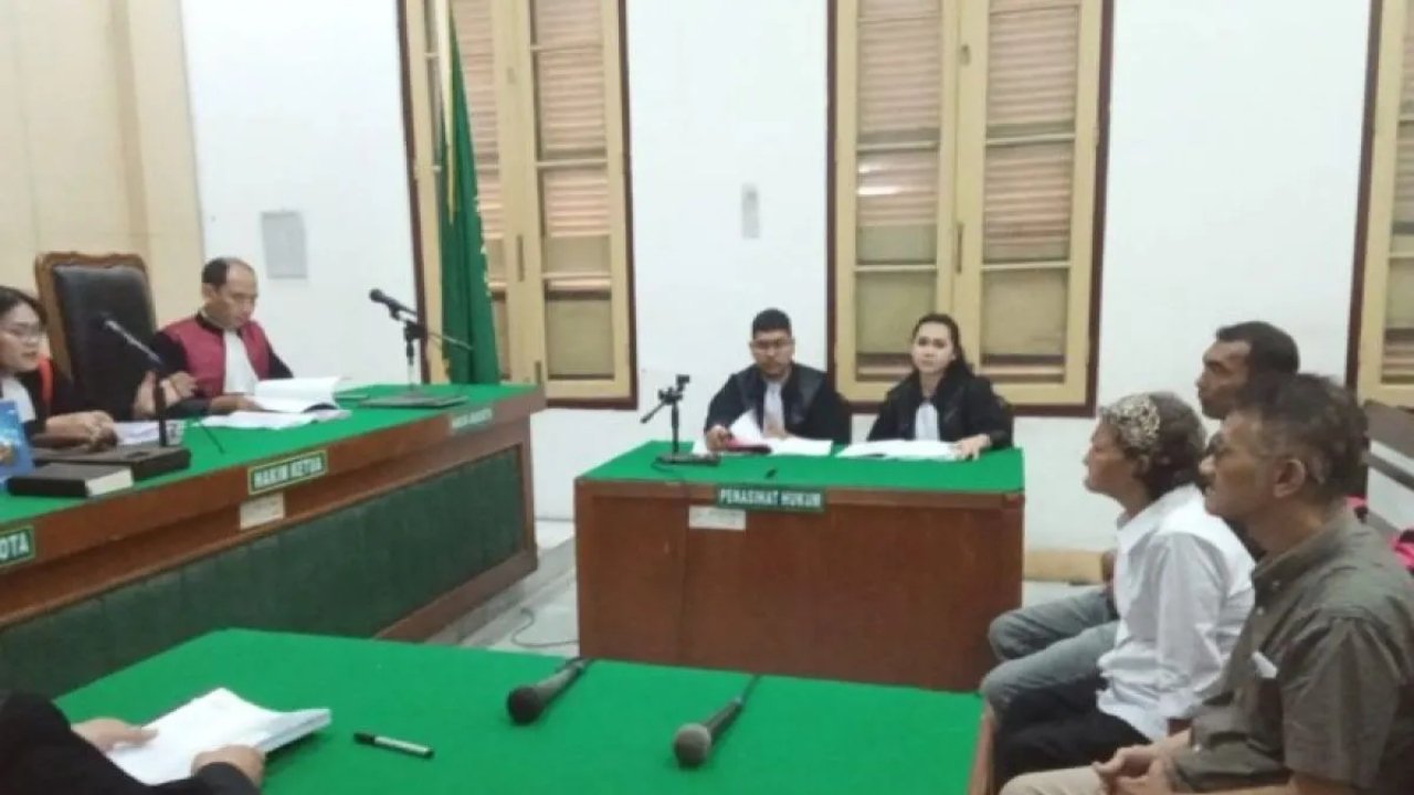 Jaksa Tuntut Tiga Terdakwa Kasus Korupsi Aset PT KAI dengan Hukuman 18 Bulan Penjara